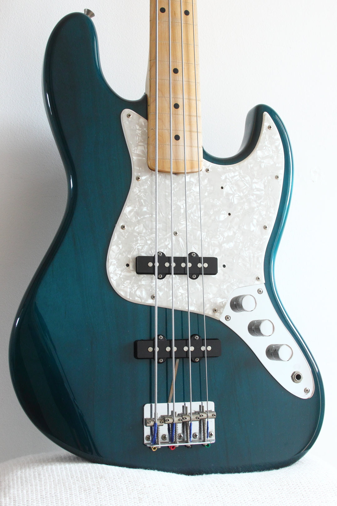 Fender Jazz Bass Fretless Mod Trans Teal 1997-00 – Topshelf 