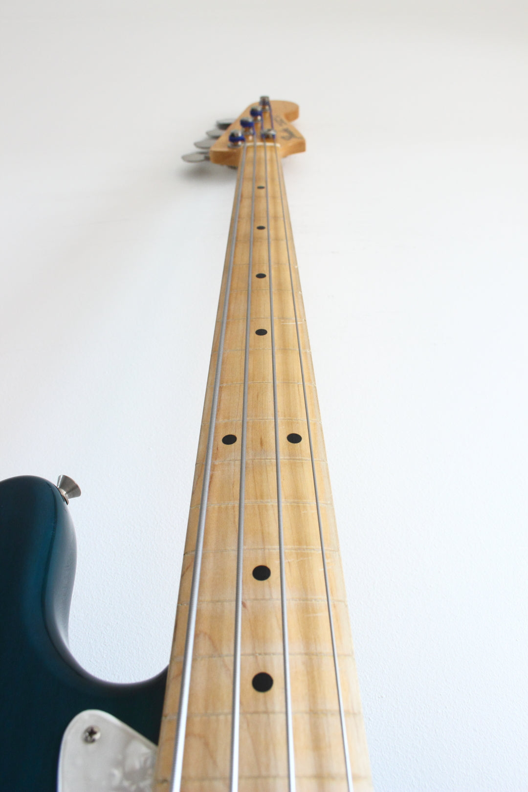 Fender Jazz Bass Fretless Mod Trans Teal 1997-00 – Topshelf 