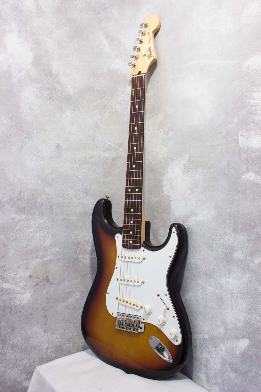 Fender Japan Standard Stratocaster ST43 Sunburst 2003 – Topshelf Instruments