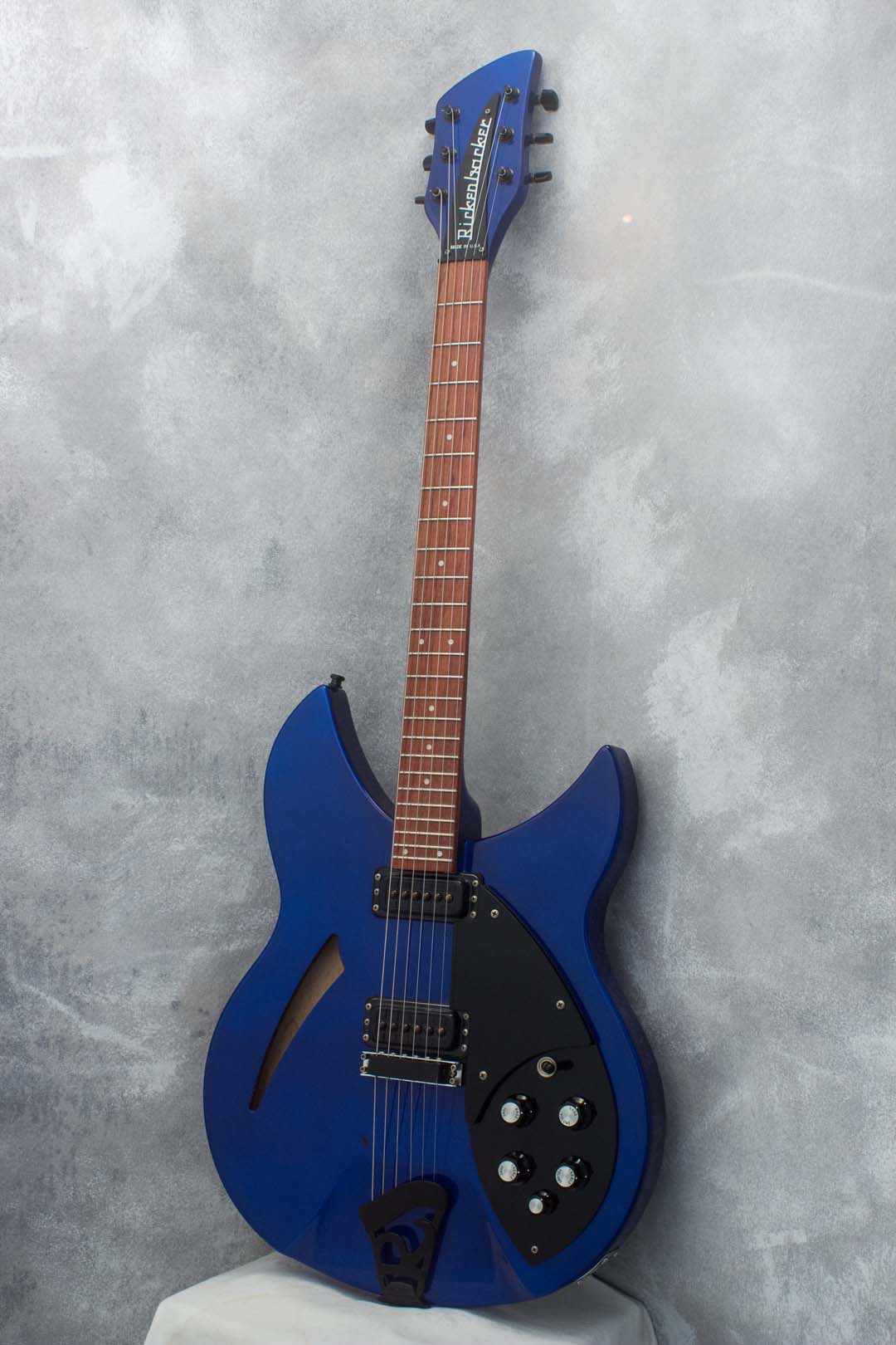 Rickenbacker 330 Midnight Blue 1997 – Topshelf Instruments