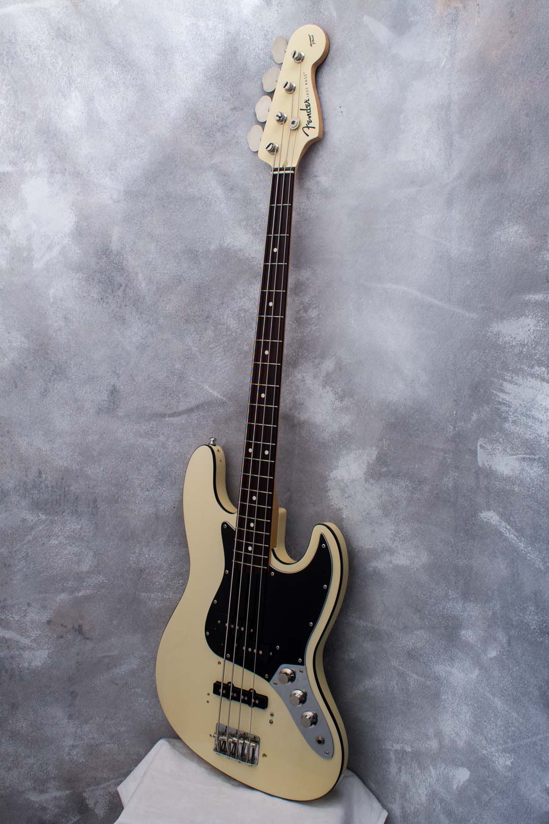 Fender Japan Aerodyne Jazz Bass Vintage White 2006 – Topshelf