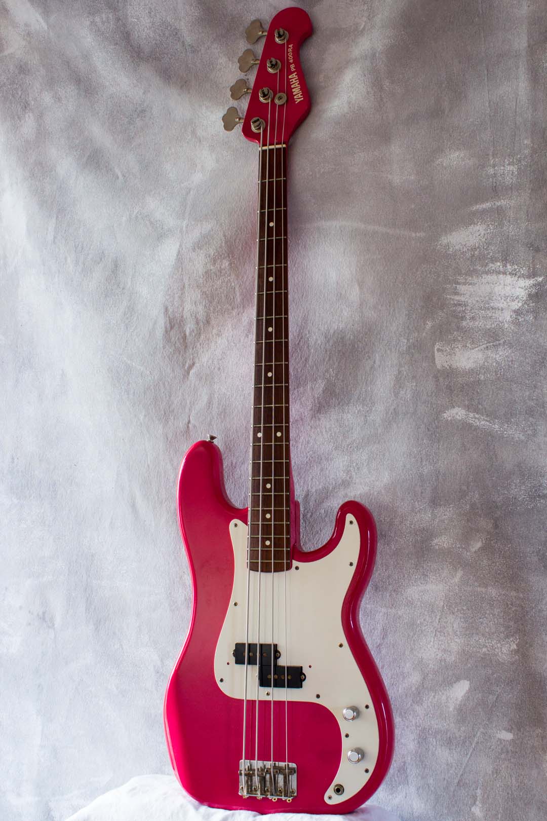 Yamaha PB400RA Bass Hot Pink 1985 – Topshelf Instruments