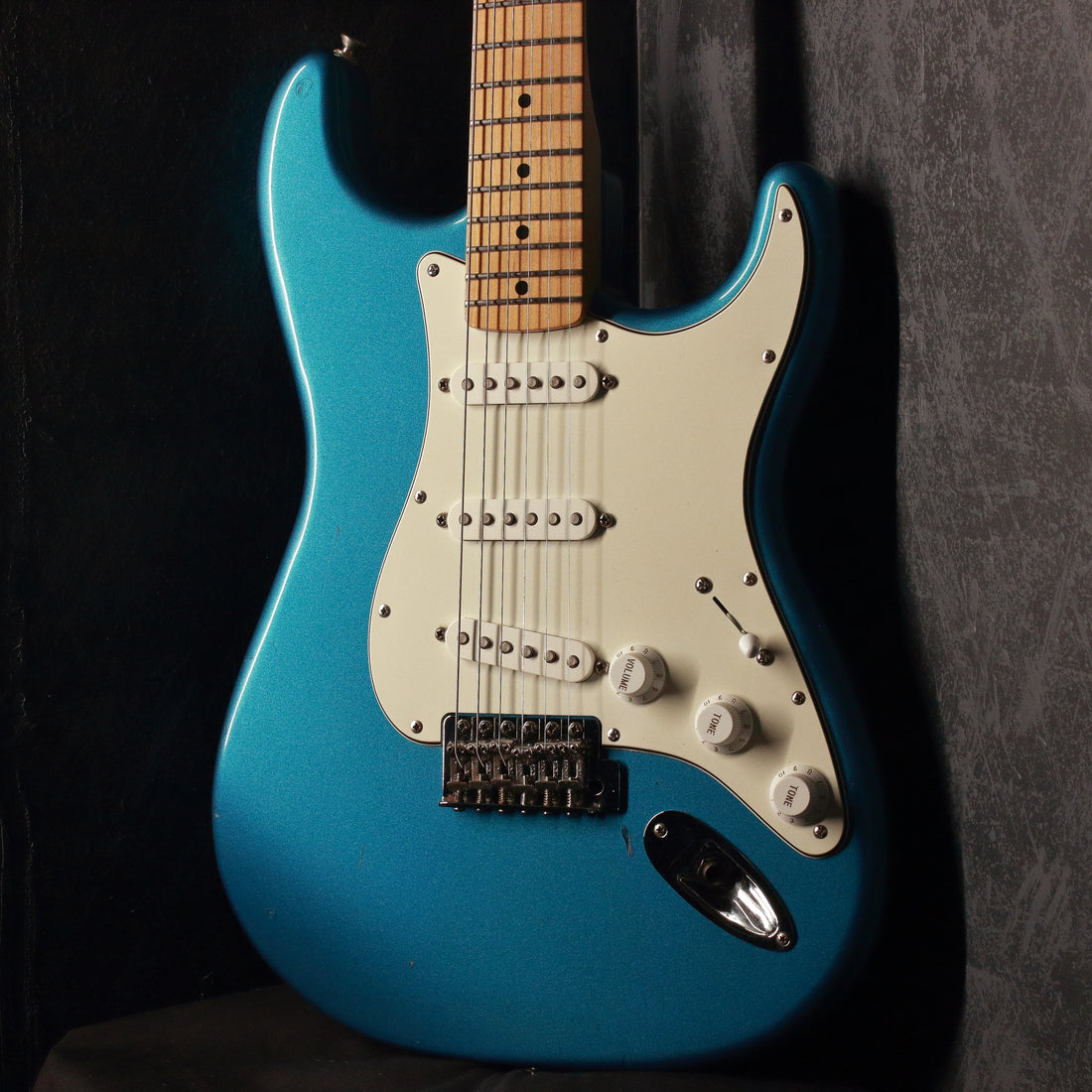 Fender Standard Stratocaster Lake Placid Blue 2016