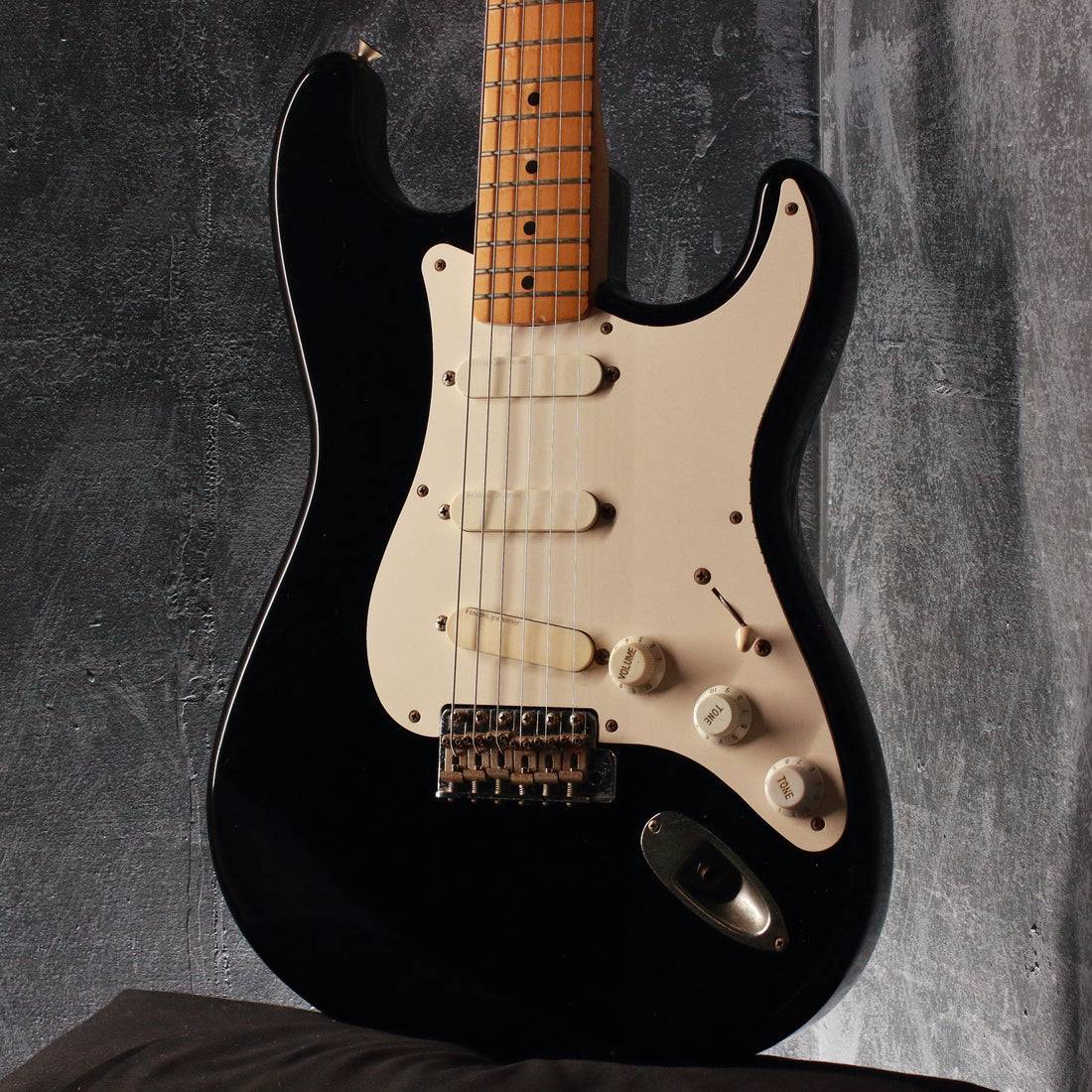 楽器・機材Fender Japan Eシリアル ST54-85LS Black