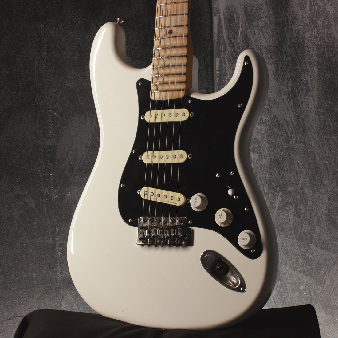 Squier Japan Silver Series Stratocaster SST33 Snow White 1993