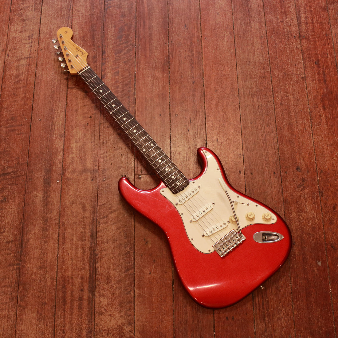 Fender Japan '62 Stratocaster ST62-900 Candy Apple Red 1990