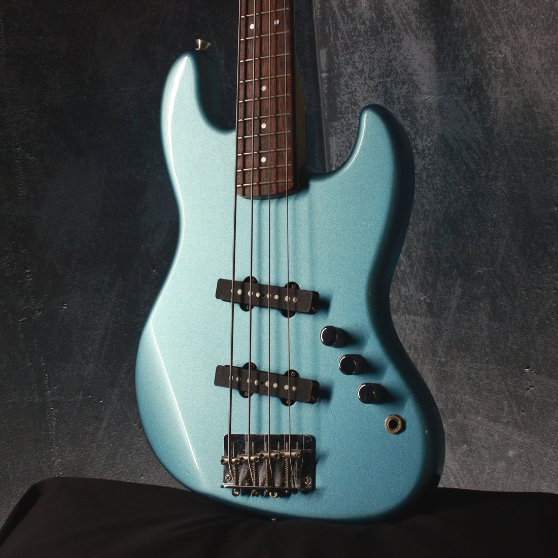 History MMBJ Mini Bass Lake Placid Blue 2002