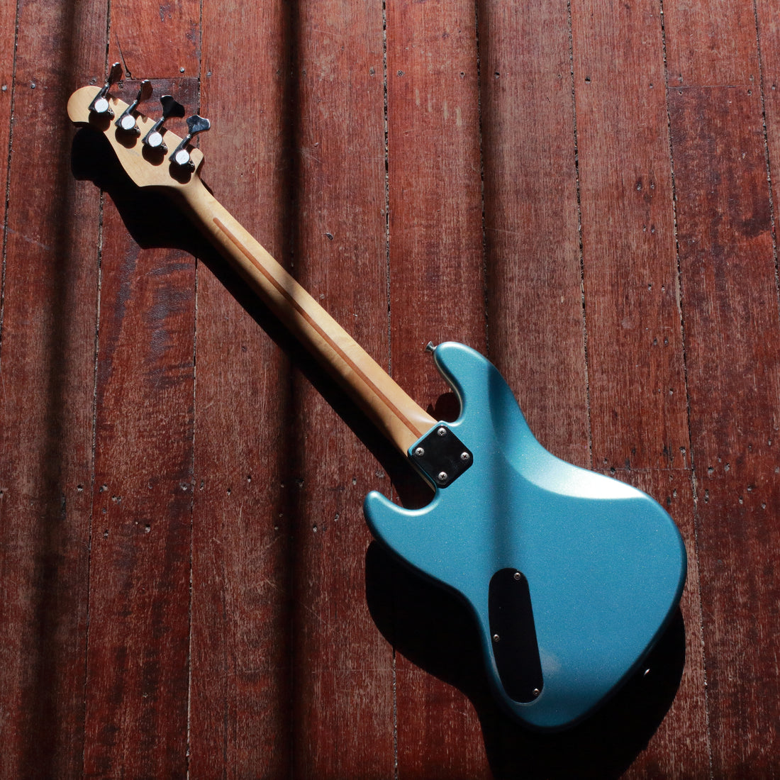 History MMBJ Mini Bass Lake Placid Blue 2002 – Topshelf Instruments