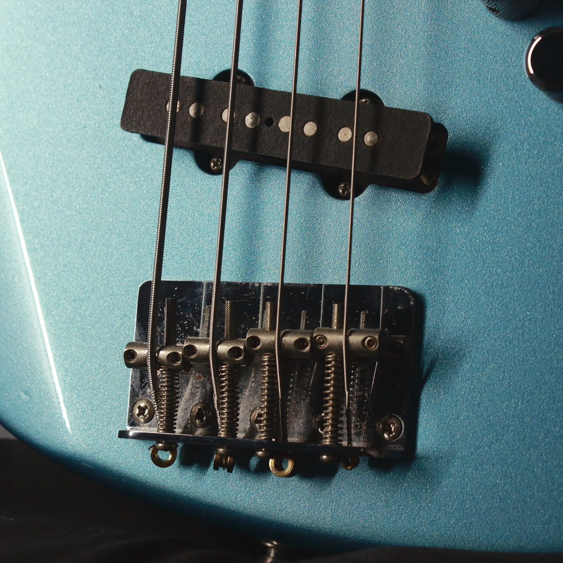 History MMBJ Mini Bass Lake Placid Blue 2002 – Topshelf Instruments