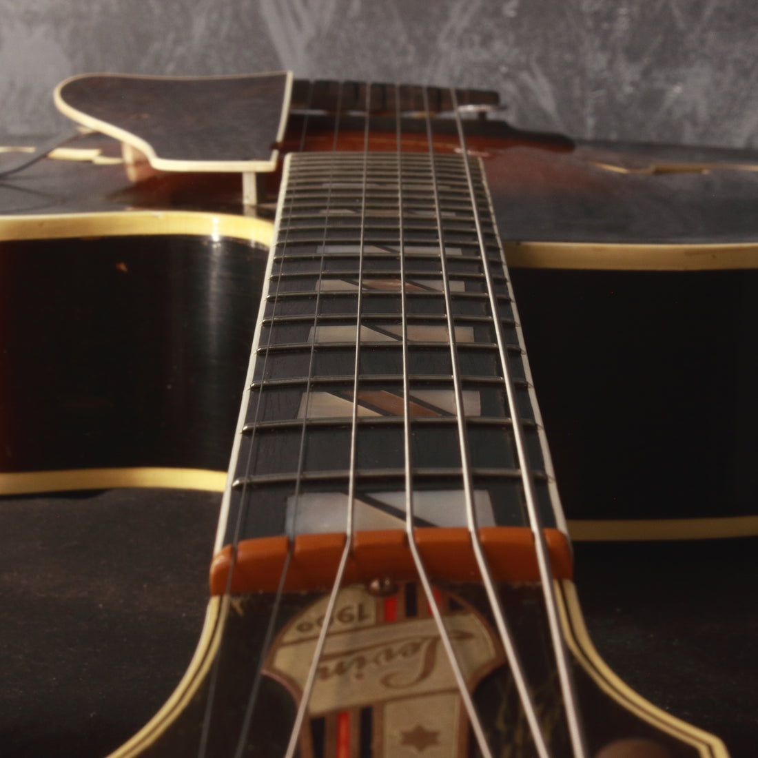 Levin No.320 Archtop Acoustic Sunburst 1957