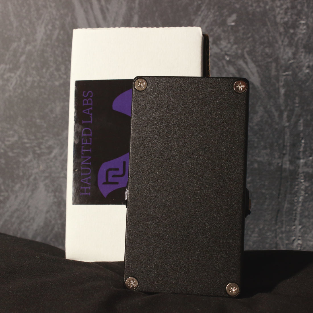 haunted labs pedals Haunted Labs Dark Aura Modulated Reverb Pedal – Topshelf Instruments