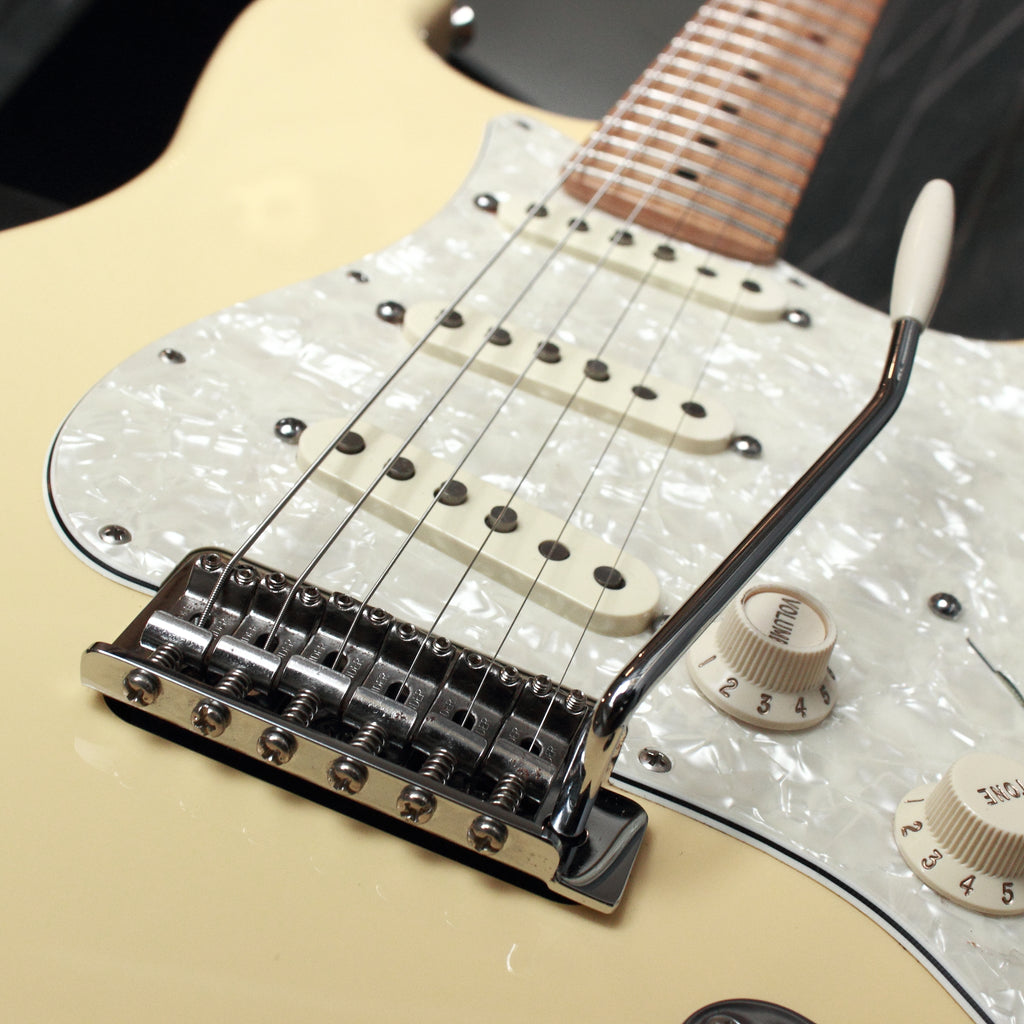 Fender Deluxe Roadhouse Stratocaster Vintage White 2015