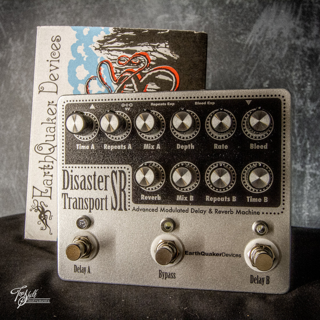 Earthquaker Devices Disaster Transport SR Modulated Delay and Reverb Pedal