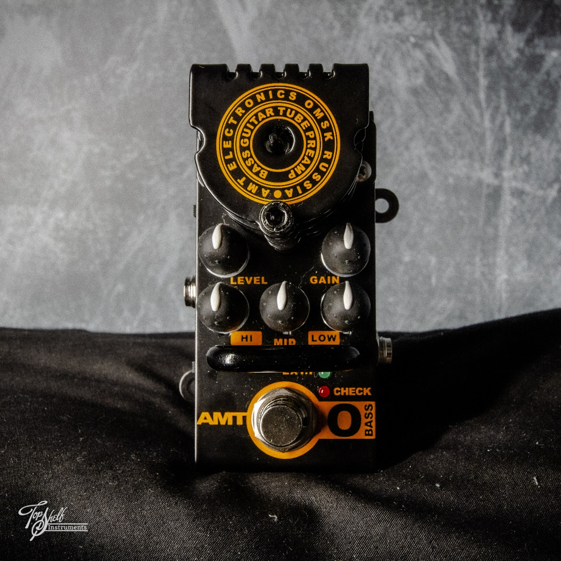 AMT Bricks O-Bass Preamp Pedal – Topshelf Instruments