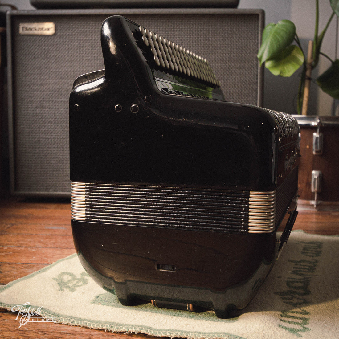 Cavagnolo Vedette 10 Chromatic Button Accordion c1965