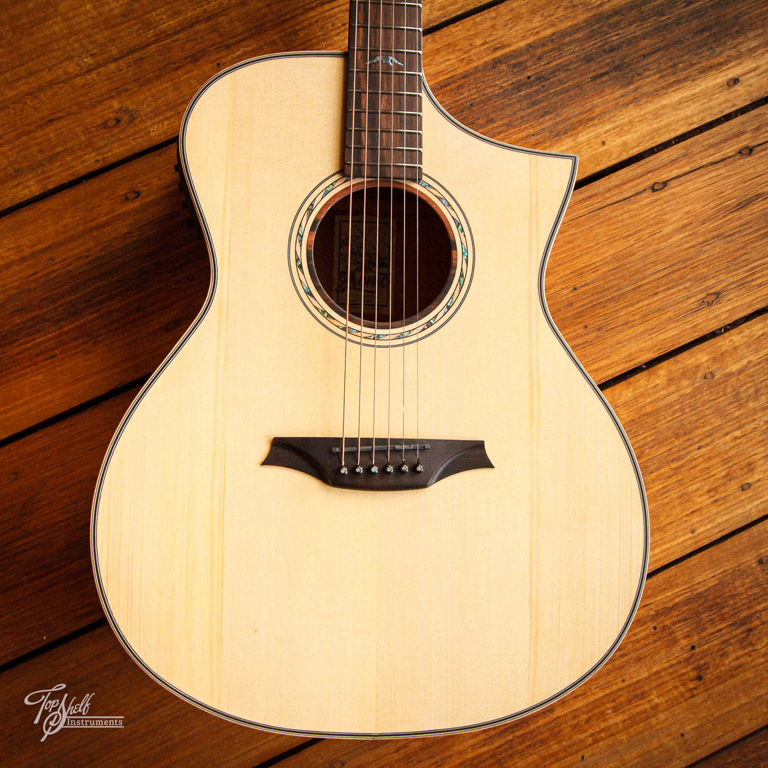Bromo Guitars Tahoma Series BAT4CE Grand Auditorium Acoustic/Electric (New)