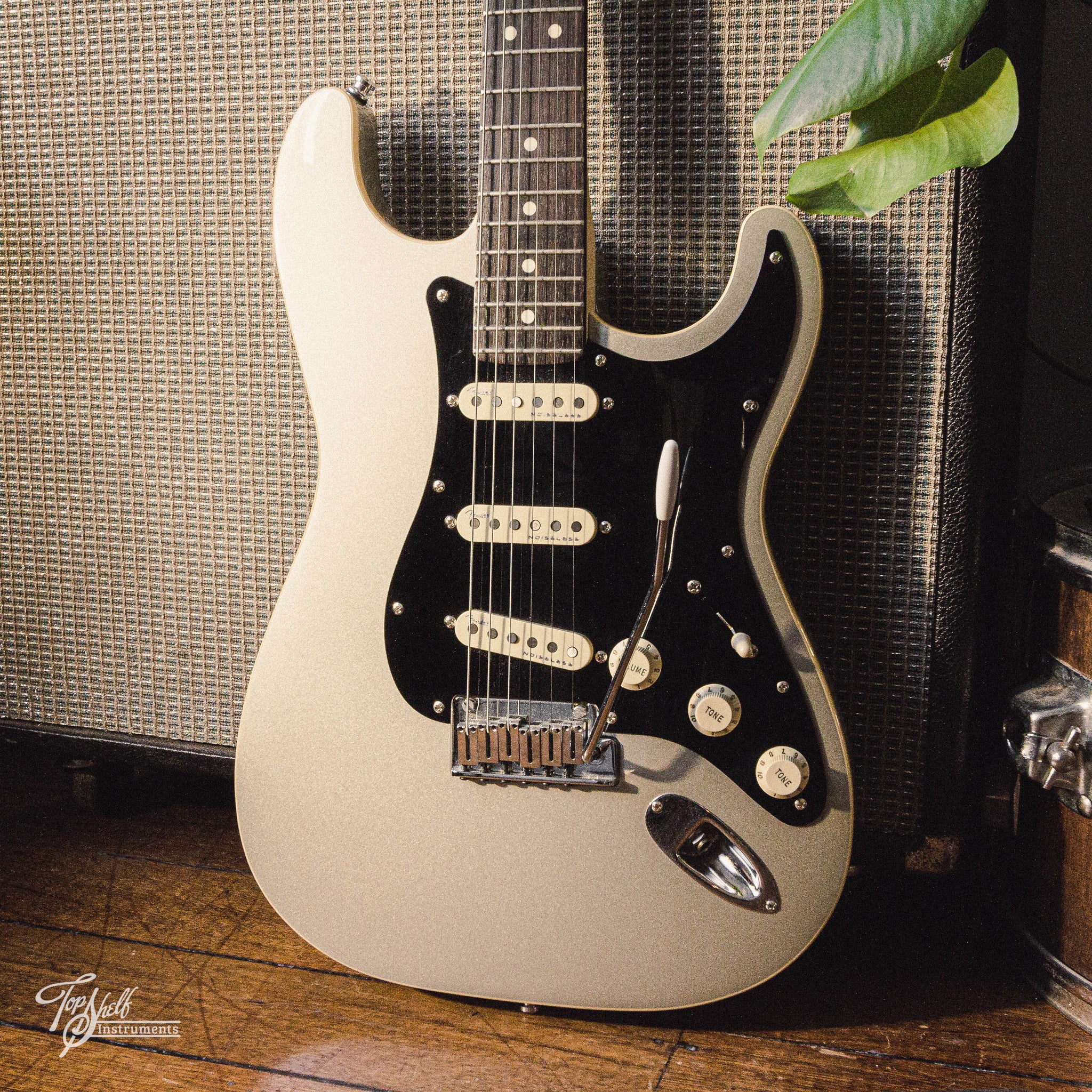 Fender Made in Japan Modern Stratocaster Inca Silver 2019 – Topshelf ...