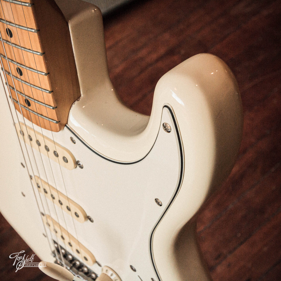 Fender Japan '72 Stratocaster ST72-53 Vintage White 1993