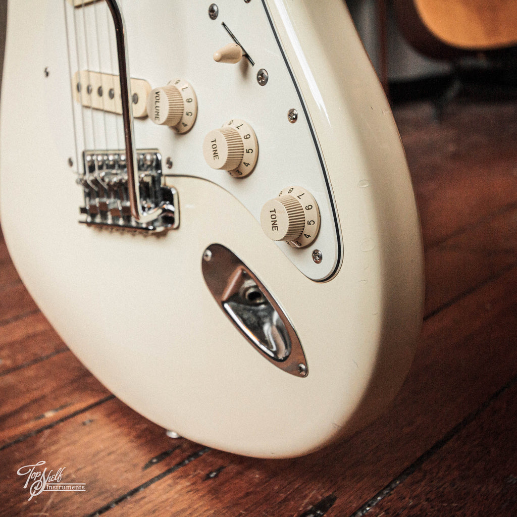 Fender Japan '72 Stratocaster ST72-53 Vintage White 1993