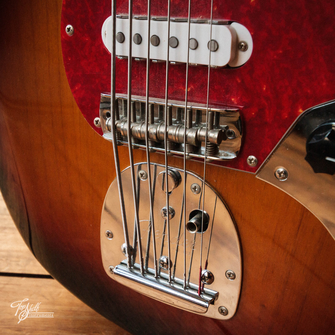 Fender Japan Bass VI Sunburst 1996