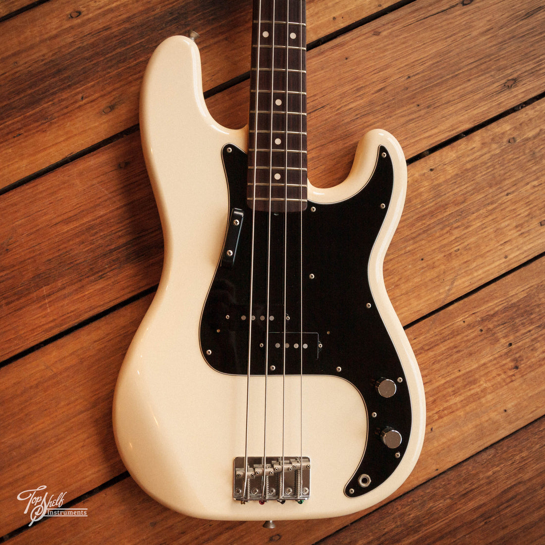 Fender Japan Precision Bass PB70-70US Vintage White 2006