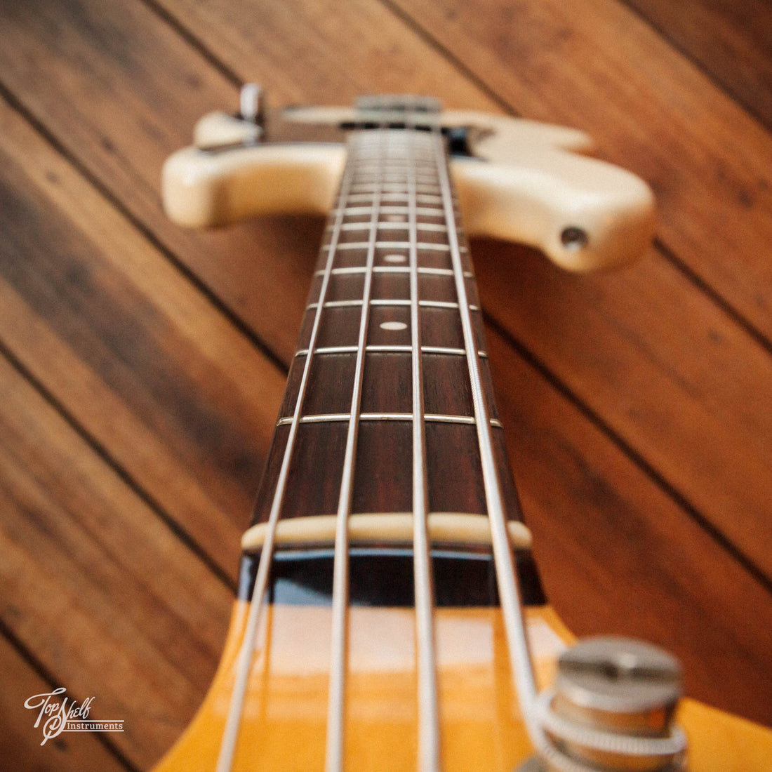 Fender Japan Precision Bass PB70-70US Vintage White 2006