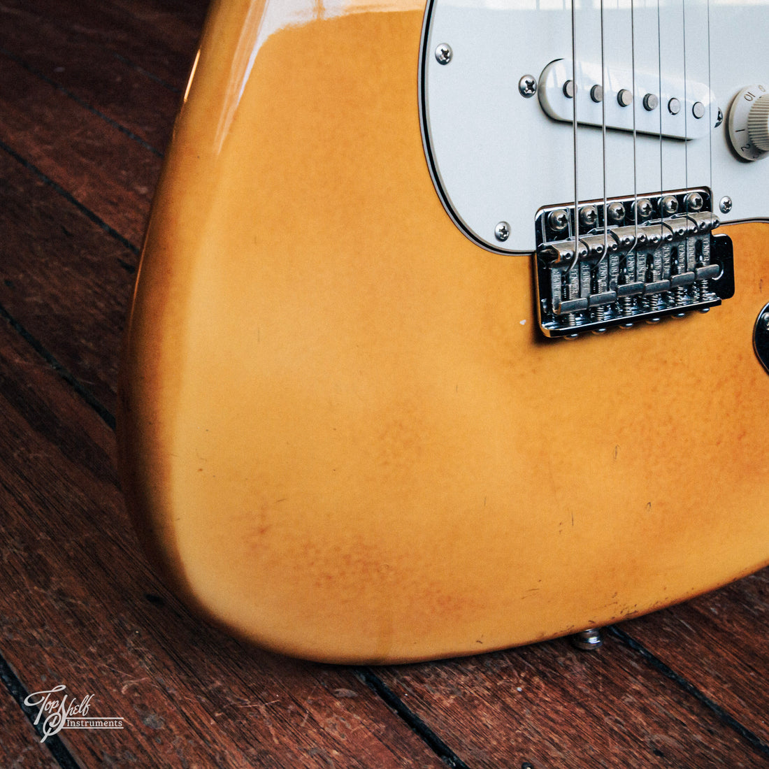 Fender Japan '72 Stratocaster ST72-55 Rebel Yellow 1990