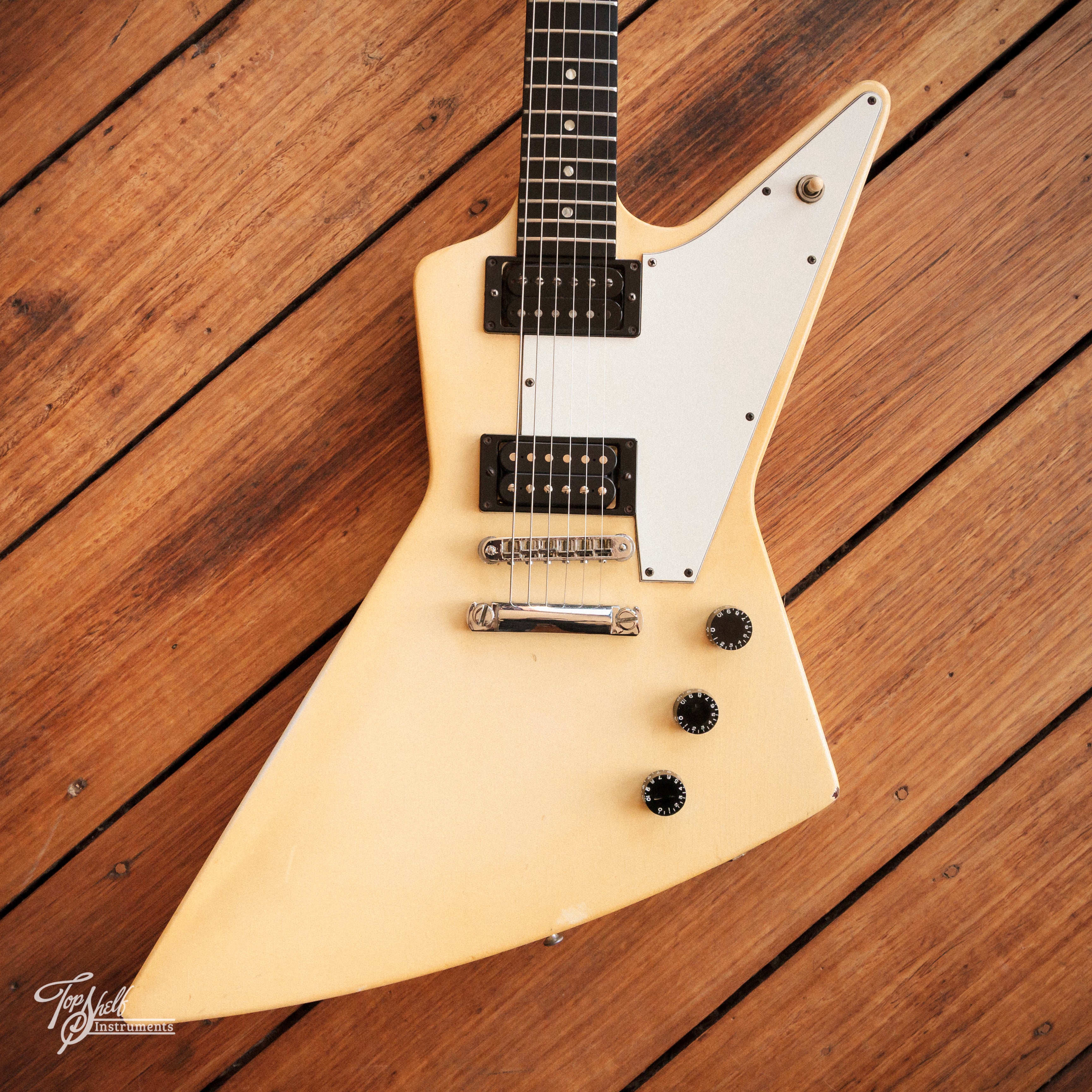 Gibson '76 Explorer Alpine White 1994 – Topshelf Instruments