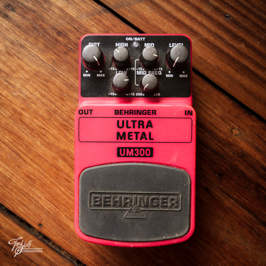 Behringer UM300 Ultra Metal Distortion Pedal