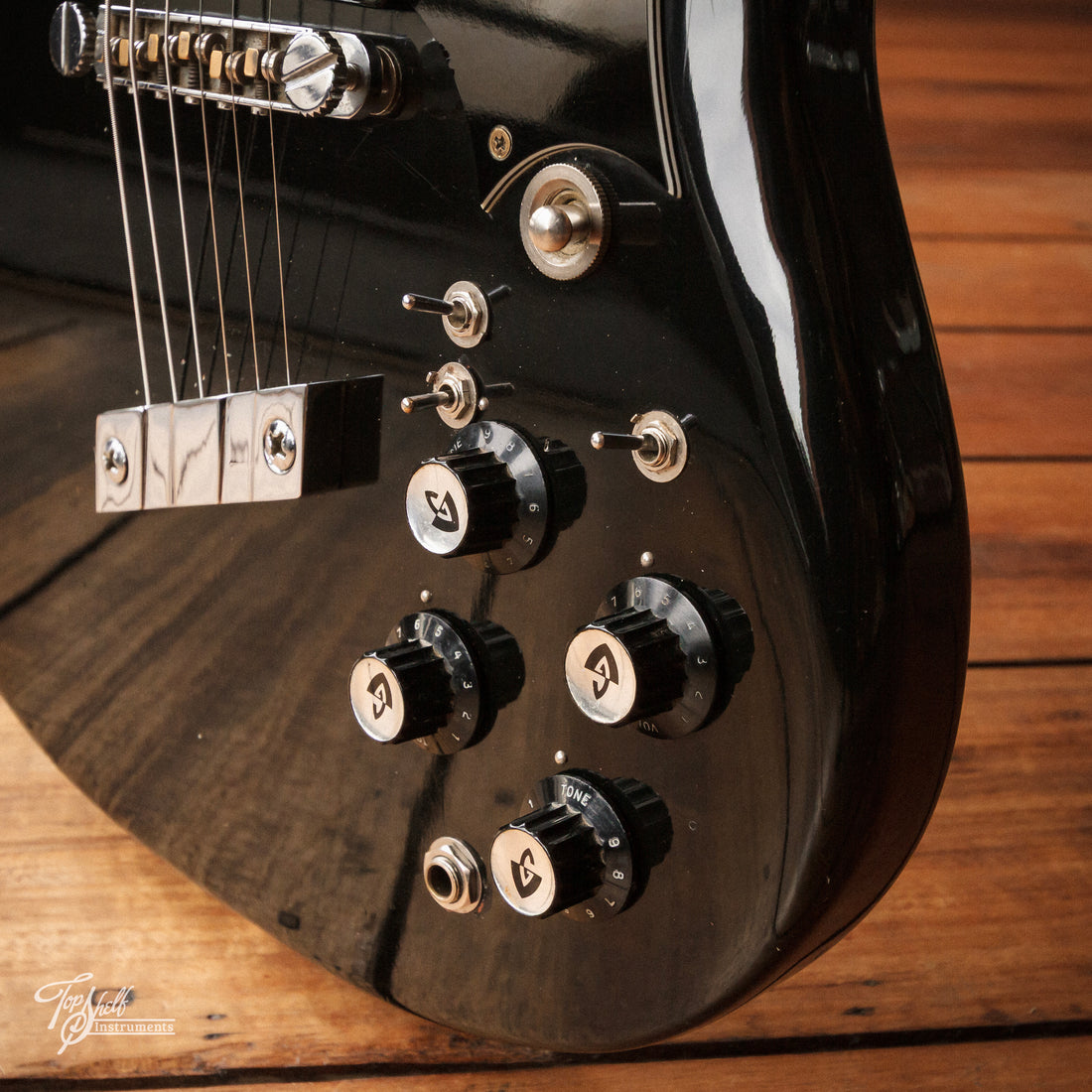 Guild S-100 Black 1974