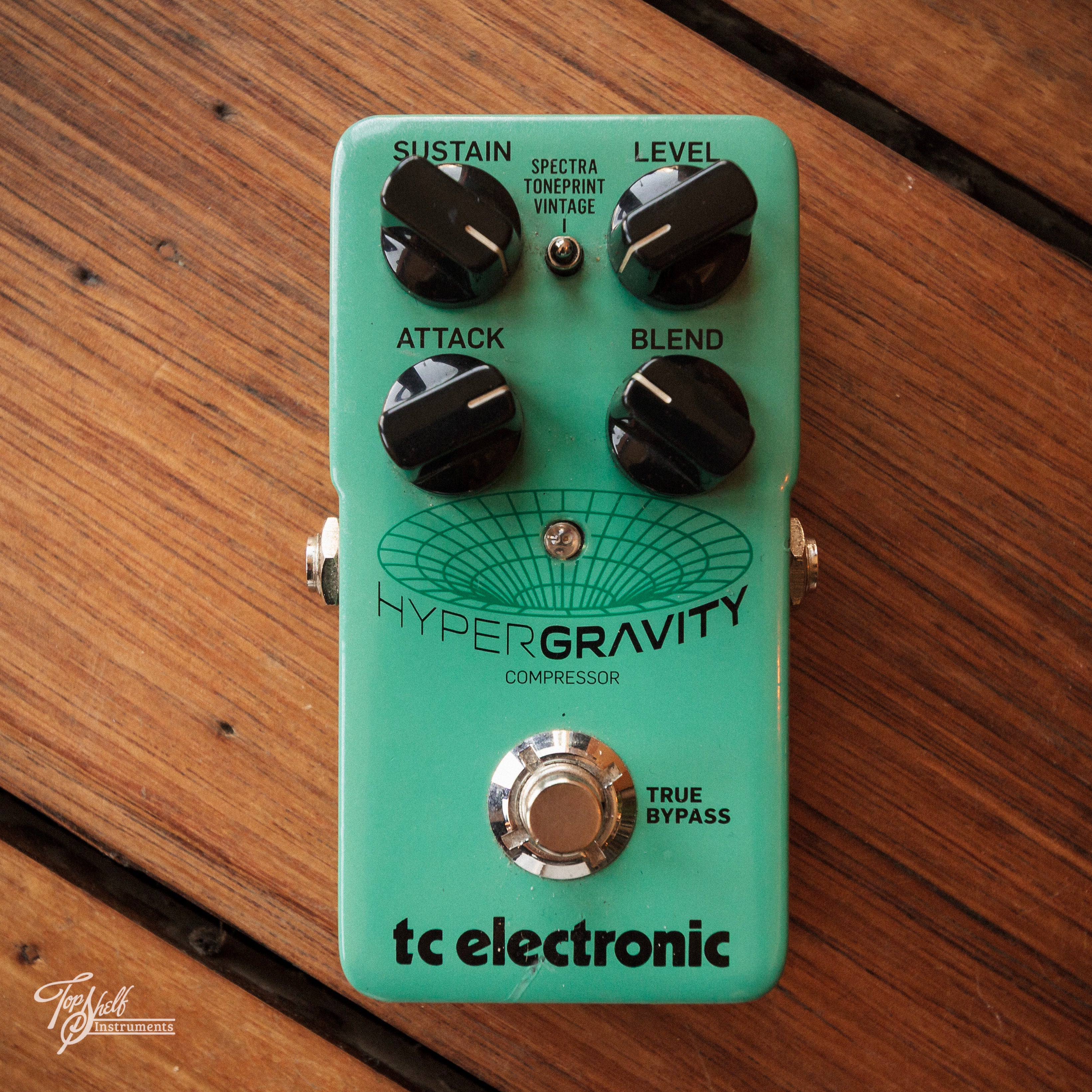 TC Electronic HyperGravity Compressor – Topshelf Instruments