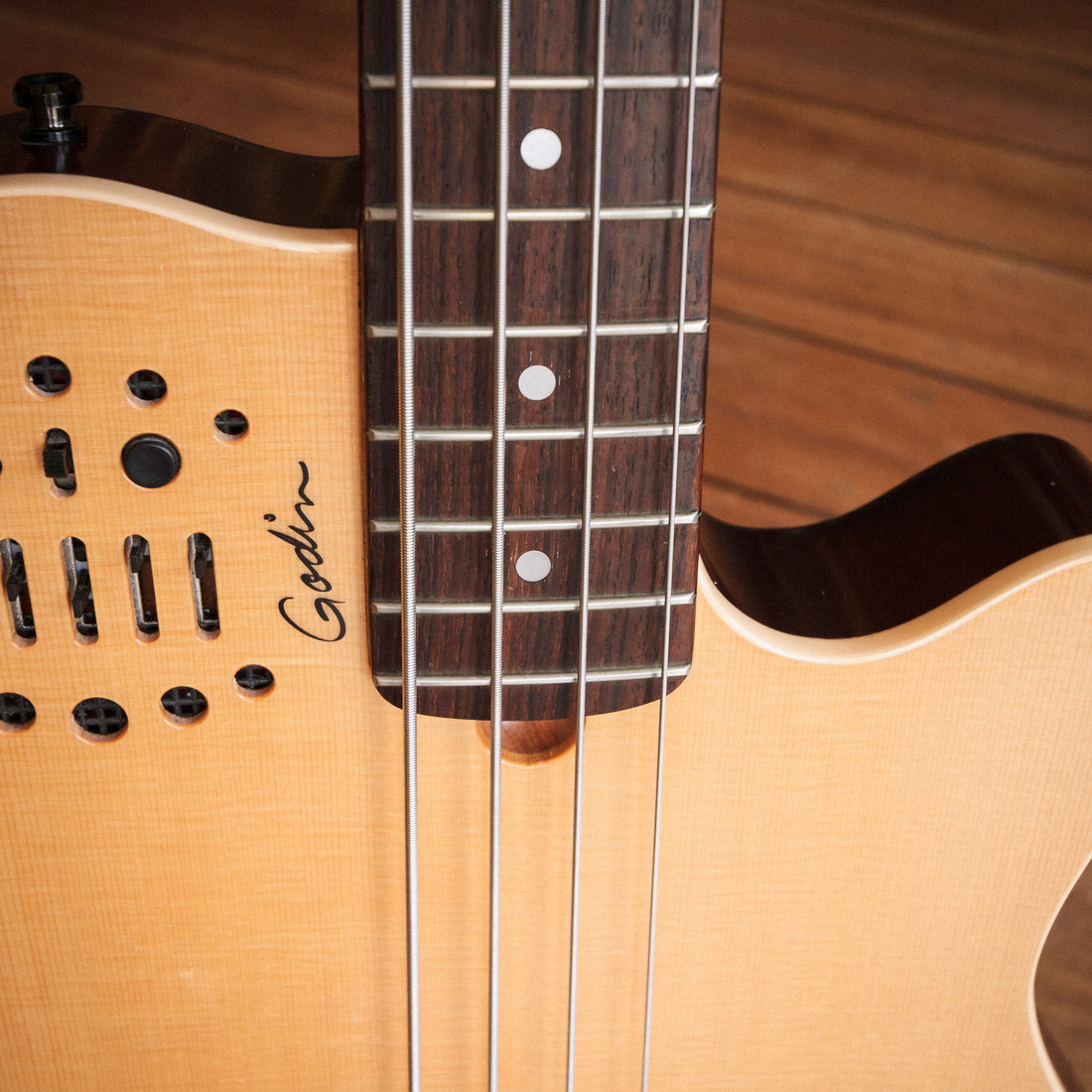 Godin A4-SA Ultra Semi-Acoustic Bass Natural 2007