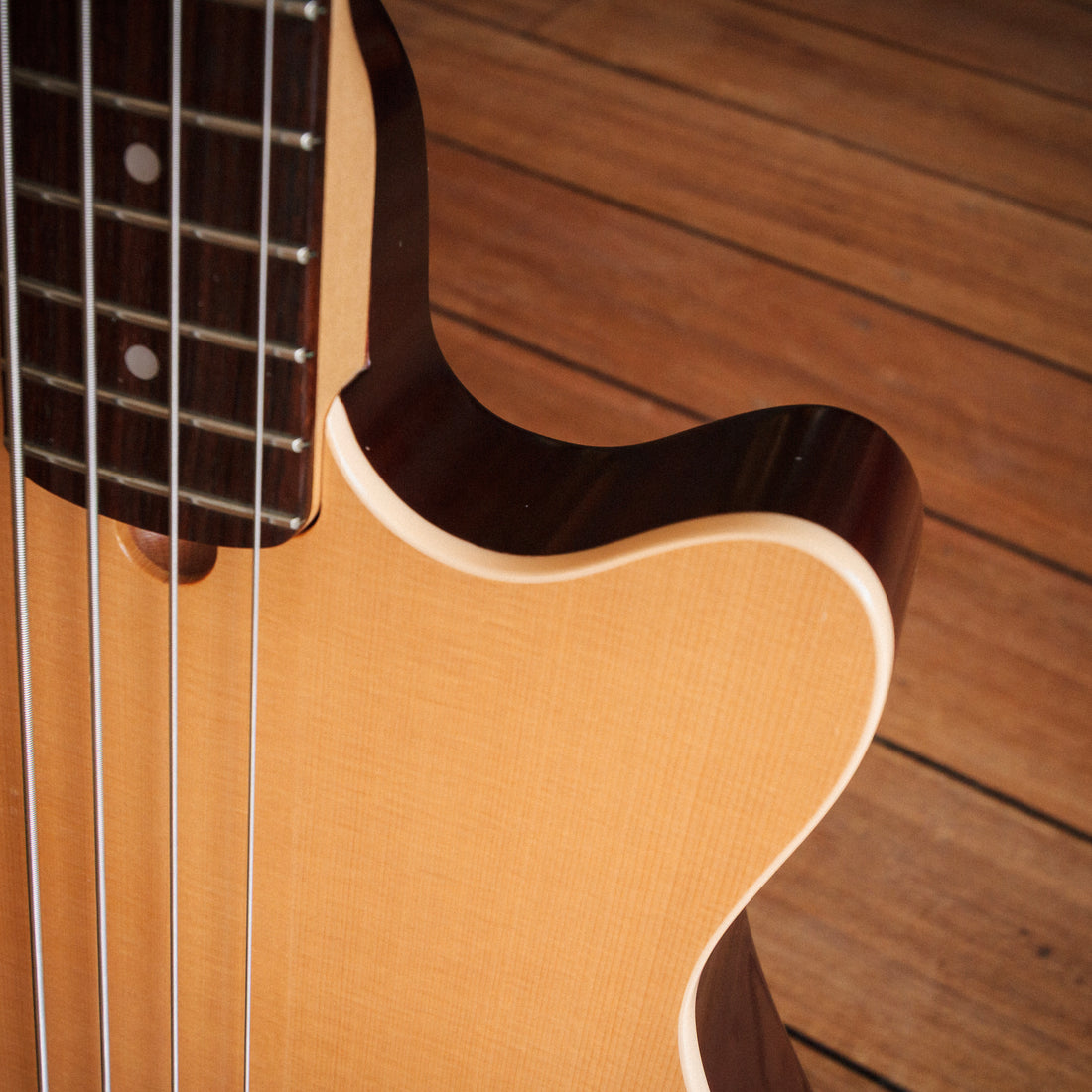 Godin A4-SA Ultra Semi-Acoustic Bass Natural 2007
