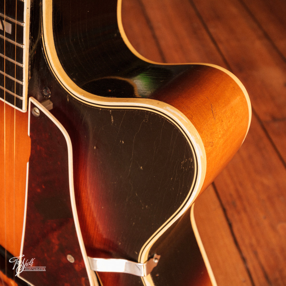 Levin No.320 Archtop Acoustic Sunburst 1957