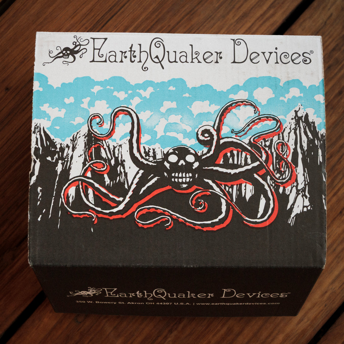 EarthQuaker Devices Avalanche Run v2 Reverb/Delay Pedal