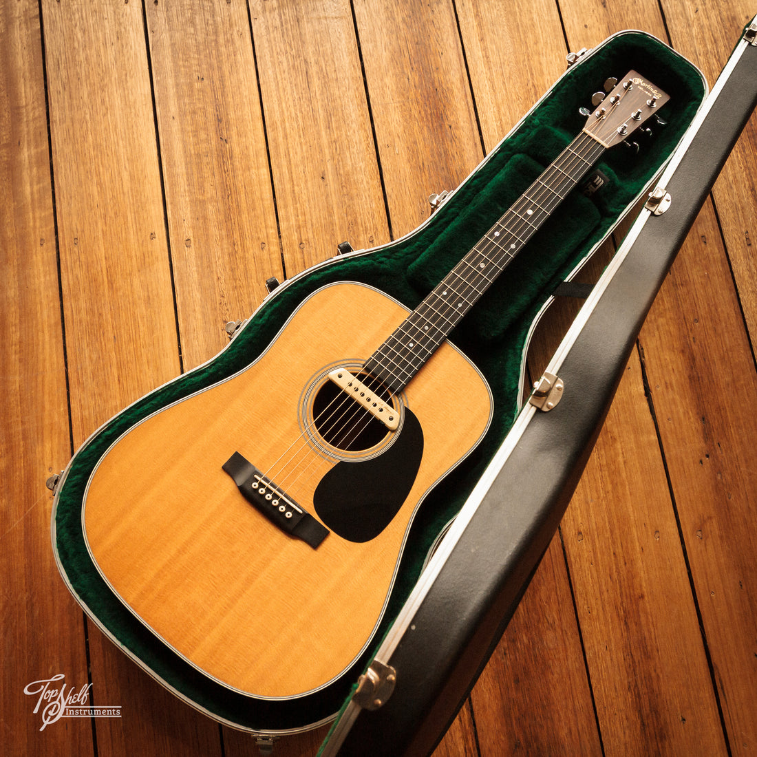 Martin D-28 Standard Natural 2010