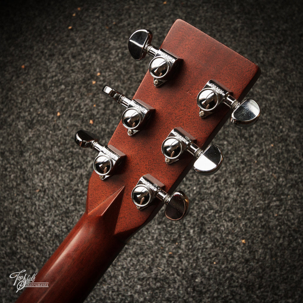 Martin D-28 Standard Natural 2010