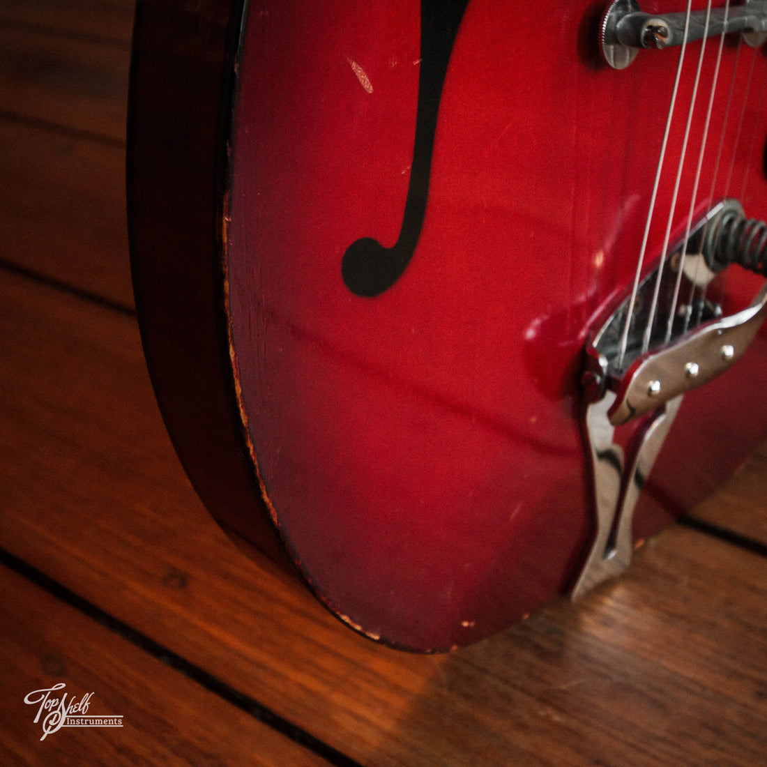 Maton L202 "Lute Guitar" Cherry 1968