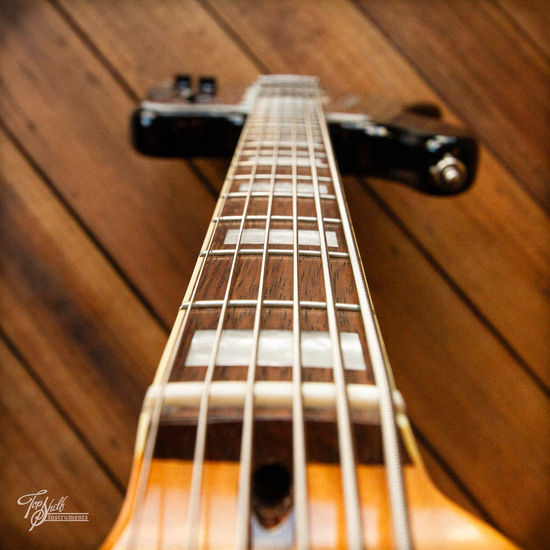 Squier Classic Vibe Bass VI Black 2023