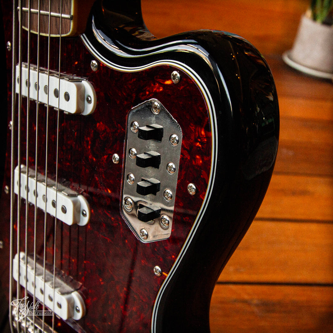 Squier Classic Vibe Bass VI Black 2023