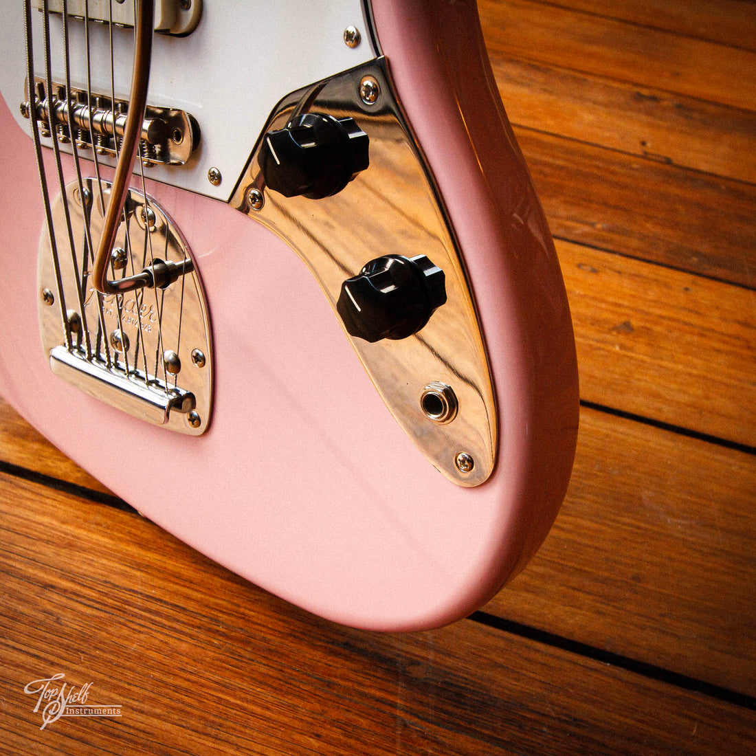 Squier Classic Vibe Bass VI FSR Shell Pink 2021