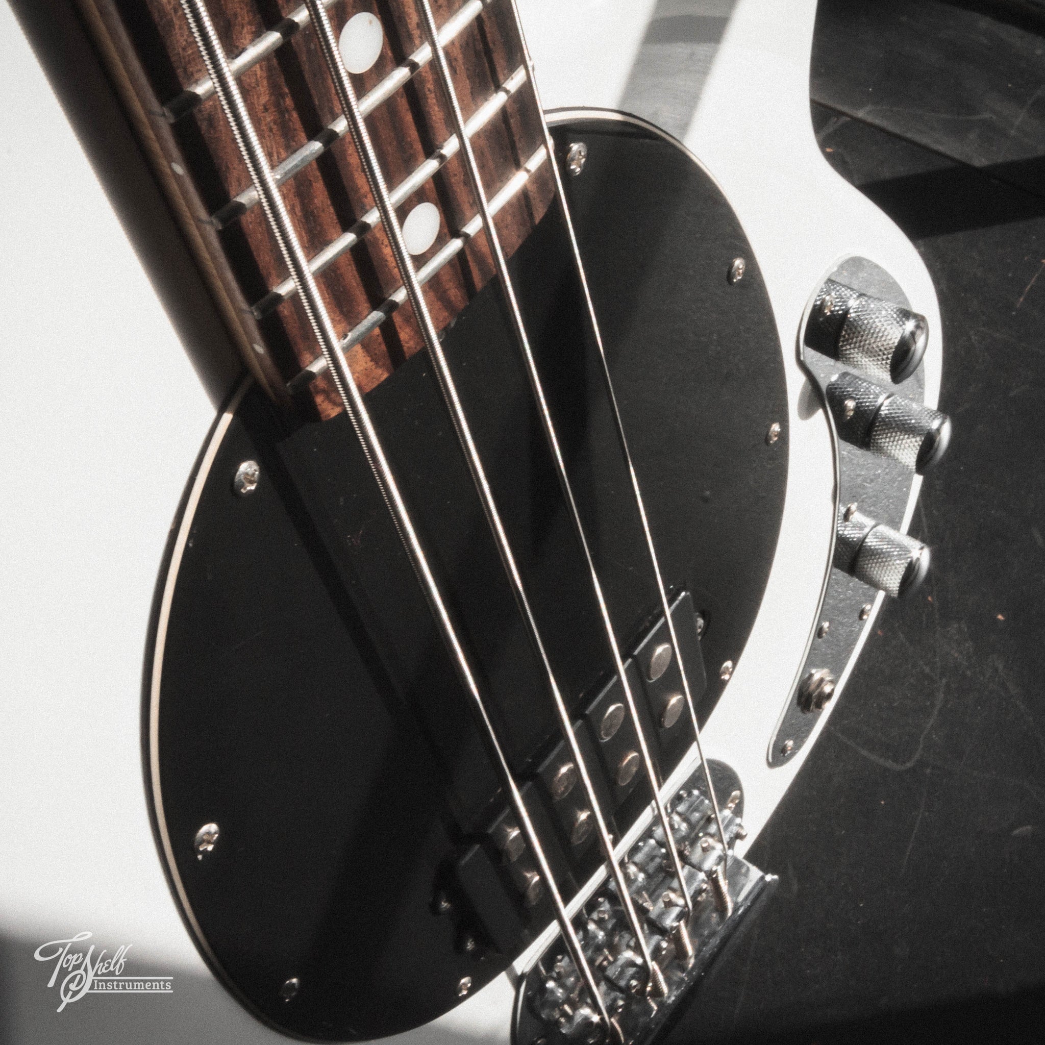 Sterling by Musicman SUB Ray4 White 2012 – Topshelf Instruments