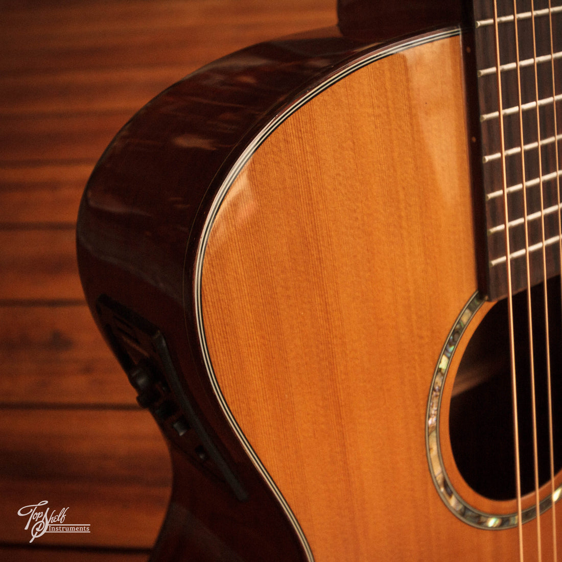 Tanglewood Solid Top Spruce/Koa Grand Auditorium Cutaway Acoustic/Electric 2011