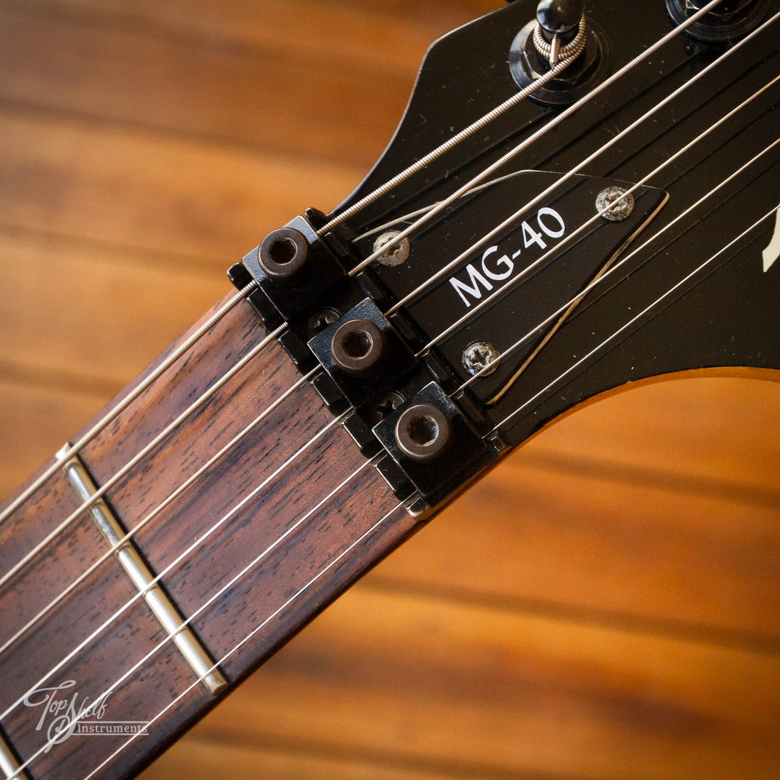 Washburn Mercury Series MG-40 Sunburst 1992
