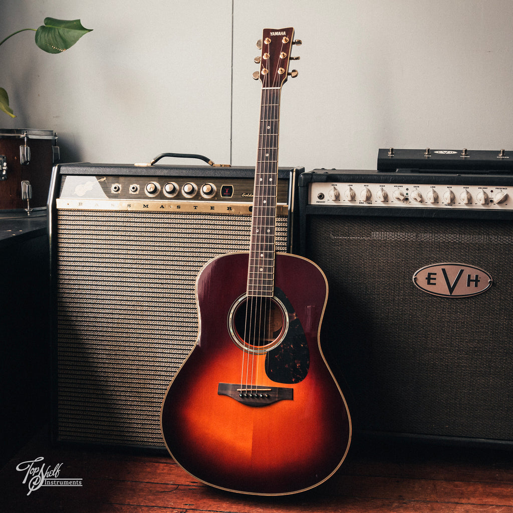 Yamaha LL16ARE Jumbo Acoustic Sunburst 2014