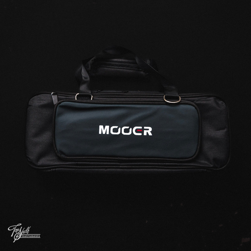 Mooer Stomplate Mini Pedal Board and Carry Bag