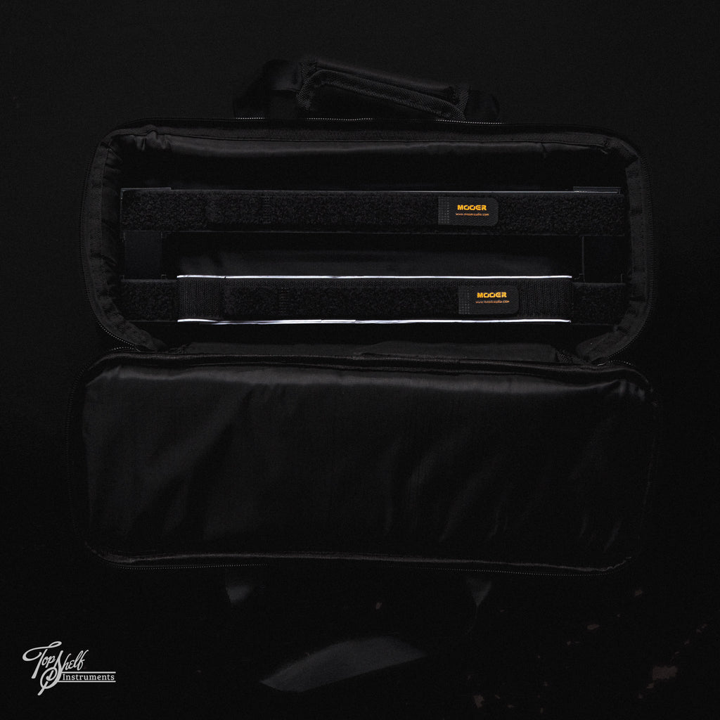 Mooer Stomplate Mini Pedal Board and Carry Bag