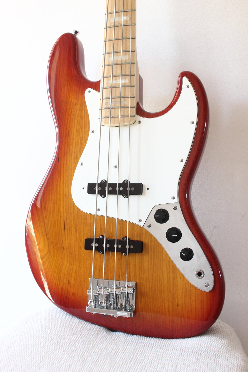 1989 Fender Japan JB75-750 '75 Reissue Jazz Bass Natural