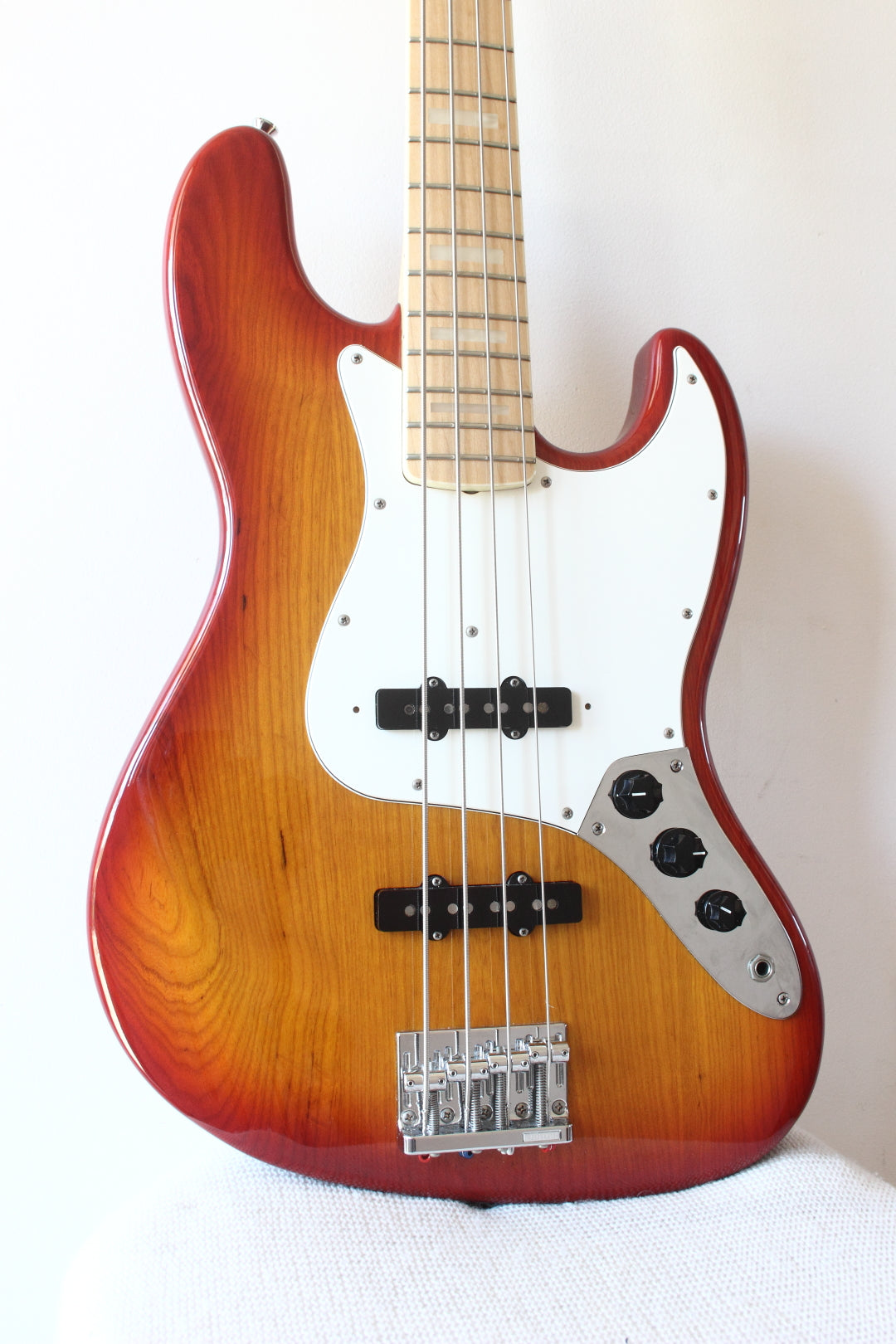 Fender 75 reissue shop jazz bass