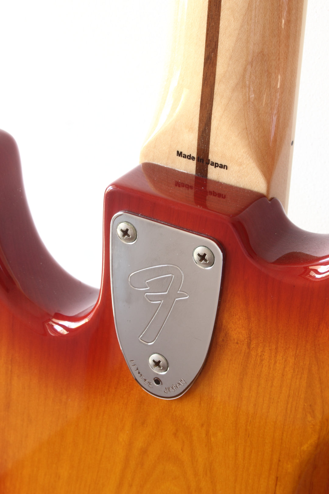 Fender Japan '75 Reissue Jazz Bass JB75-100US Cherry Sunburst 2007-10